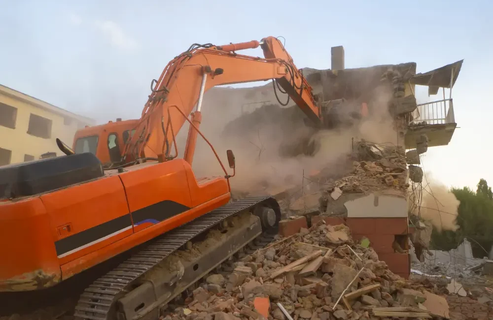 Controlled implosion in Abu Dhabi urban area